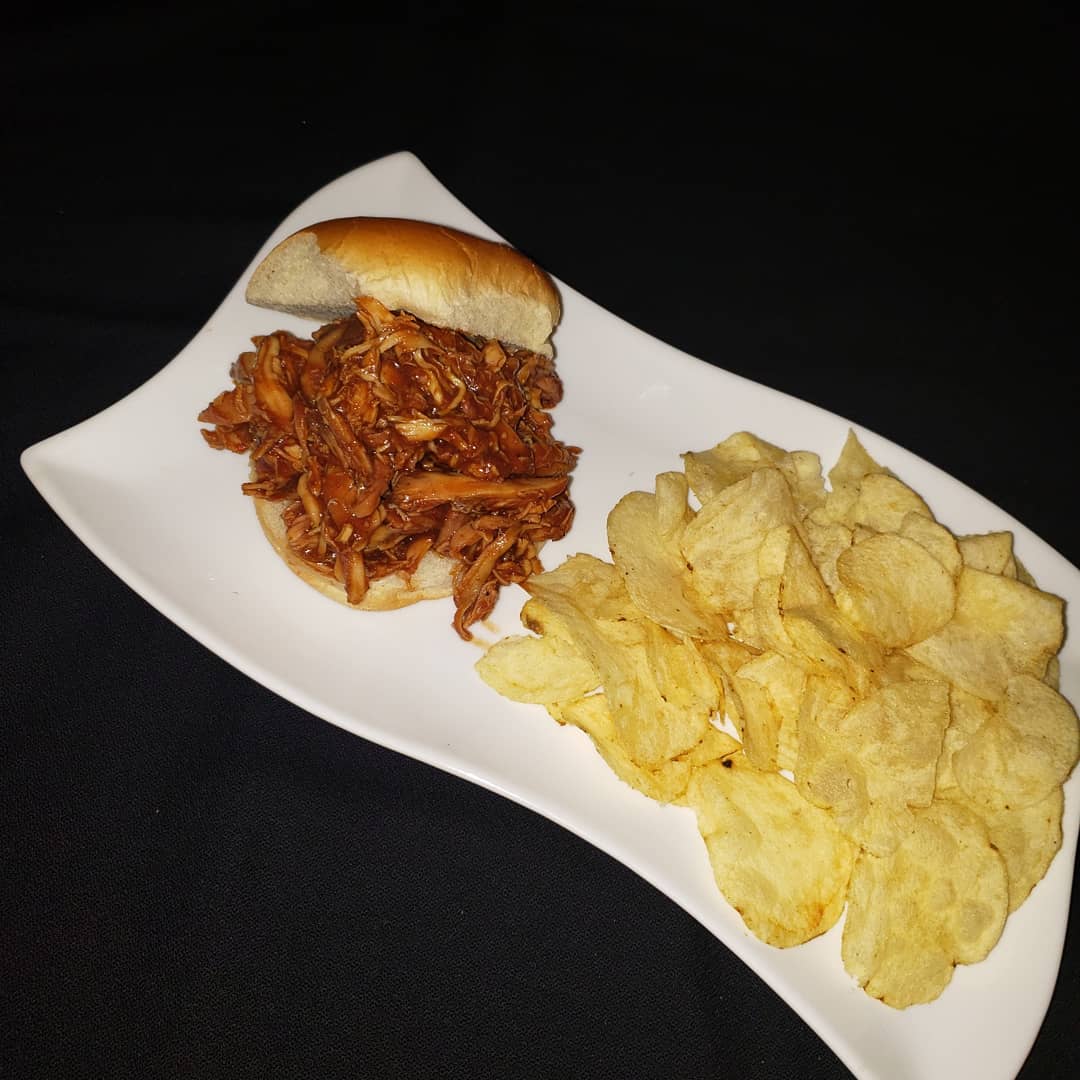 PamsKitCatering's tweet photo. Pulled BBQ Chicken https://t.co/USsvFVyXHC