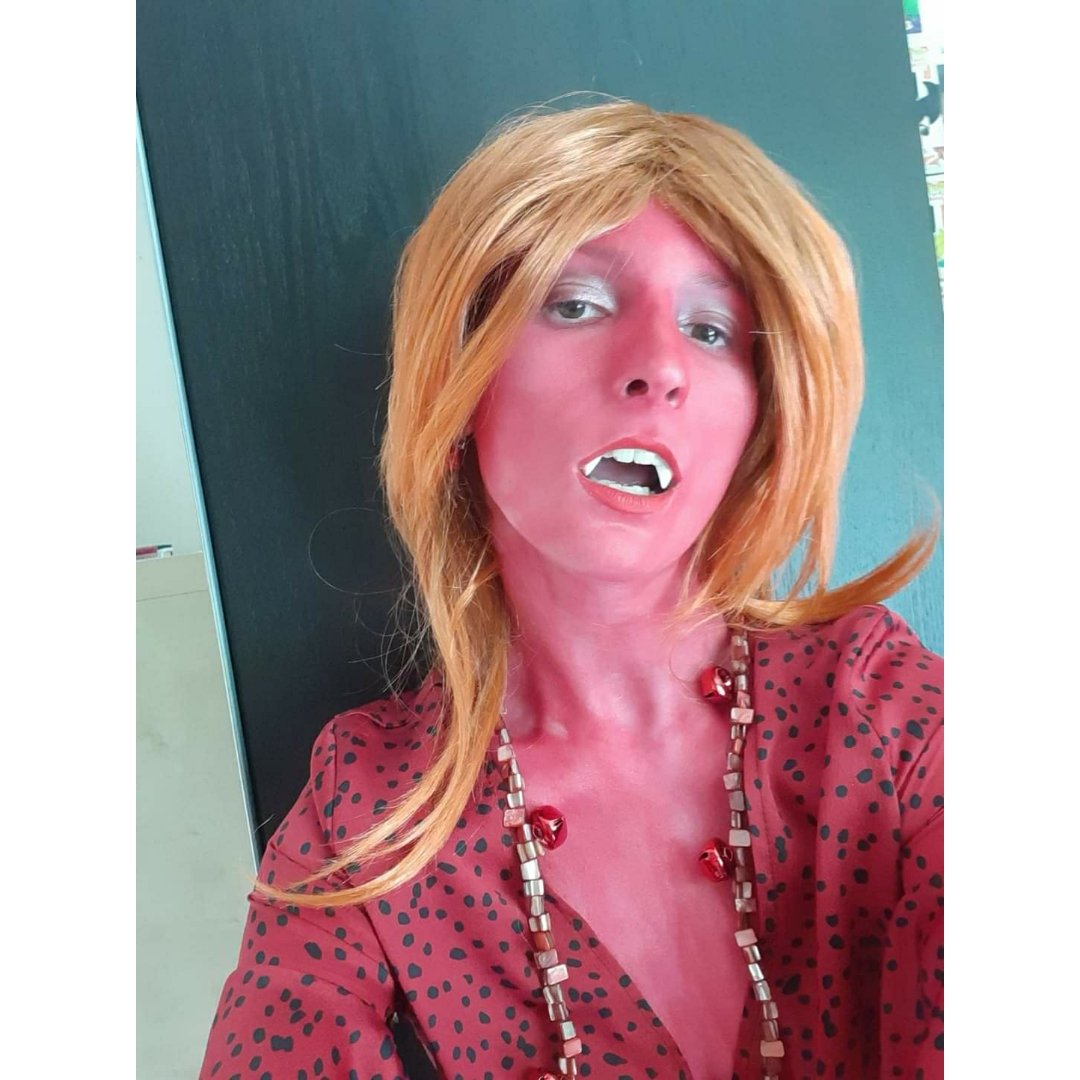 Kala cosplay, by yours truly. Going to do another interpretation when the weather gets nicer ❤🔔 More pics on our Facebook #kala #goddessoflove #regal #godofwar #scifi #fantasy #book #ebook #kindle #paperback #red #cosplay #selfie #victoriabates