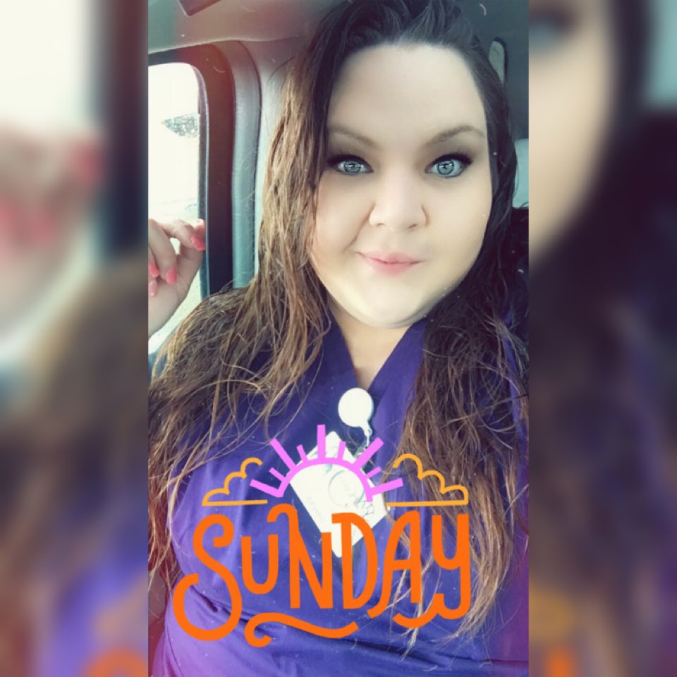 ANH8503's tweet image. #Sundayvibes #workstat #lunchbreak #rainyday #healthcareworker #SelfieSunday #ashbabes 💗💜