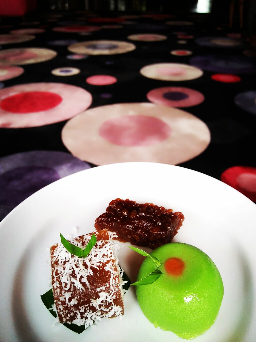 ErnyKusuma6's tweet image. Paling demen sama jajanan tradisional ini. 

Kalian suka juga? 

Tahu dong nama kue ini, apa coba?

#optimasitwitter #kulinertradisional #jajananjadul