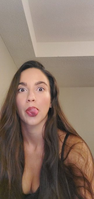 #SillySunday #SundayFunday Love to play around, especially with myself.... 🤤💦 2 videos for $15 tonight<a href="/tag/sillysunday"class="tags">#SillySunday</a><a href="/tag/sundayfunday"class="tags">#SundayFunday</a><a href="/tag/onlyfans"class="tags"><span>#onlyfans</span></a><a href="/tag/onlyfansgirl"class="tags"><span>#onlyfansgirl</span></a>