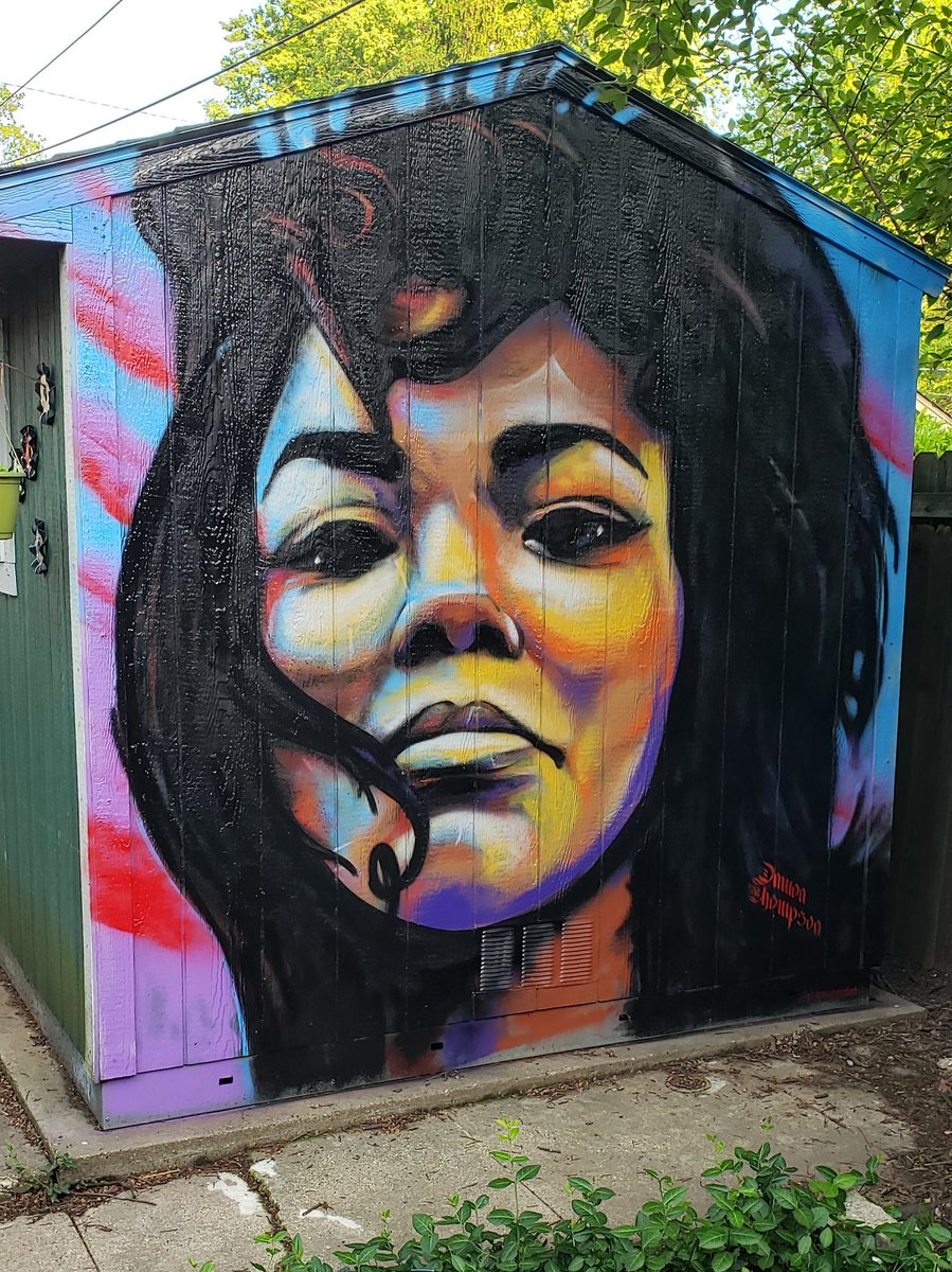 This amazing portrait of <a href="/motown/">Motown Records</a> artist #MaryWells now brightens the yard of one of the TDB DJs thanks to Louisville artist #DamonThompson
leoweekly.com/2020/04/brush-…