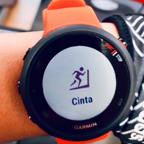 GarminMexico's tweet photo. Entrena en casa con #Forerunner45 es fácil de usar, especial para correr, con deportes para completar tus entrenamientos: Carrera, Caminadora, cardio y Bici.
De venta en: https://t.co/vv7TPIckiO
#GarminEnCasa
#BeatYesteday https://t.co/835qpPzfRD
