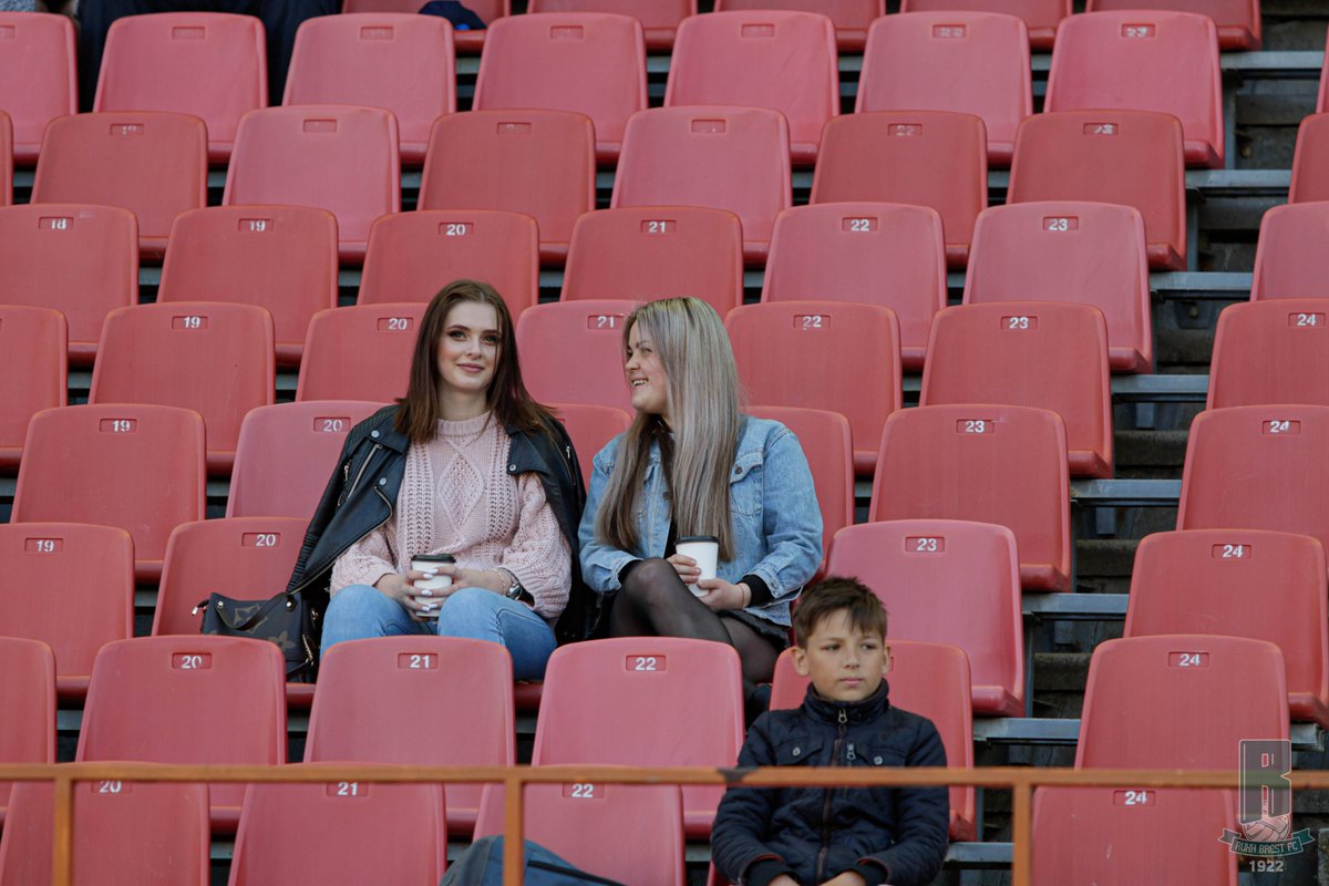 rukhbrest's tweet photo. 📸 Photo report from the match Rukh vs Smolevichi.
📸 Фоторепортаж с матча против «Смолевичей».
👉🏻 https://t.co/mtFQ8SP5pj
#rfc #RFCSFC https://t.co/Bo8BZBwWhj