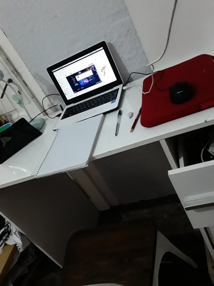 Martina_la_rata's tweet photo. YO con mi pc del gobierno xd
#RubiusSetup https://t.co/6DRqxT5ZD4
