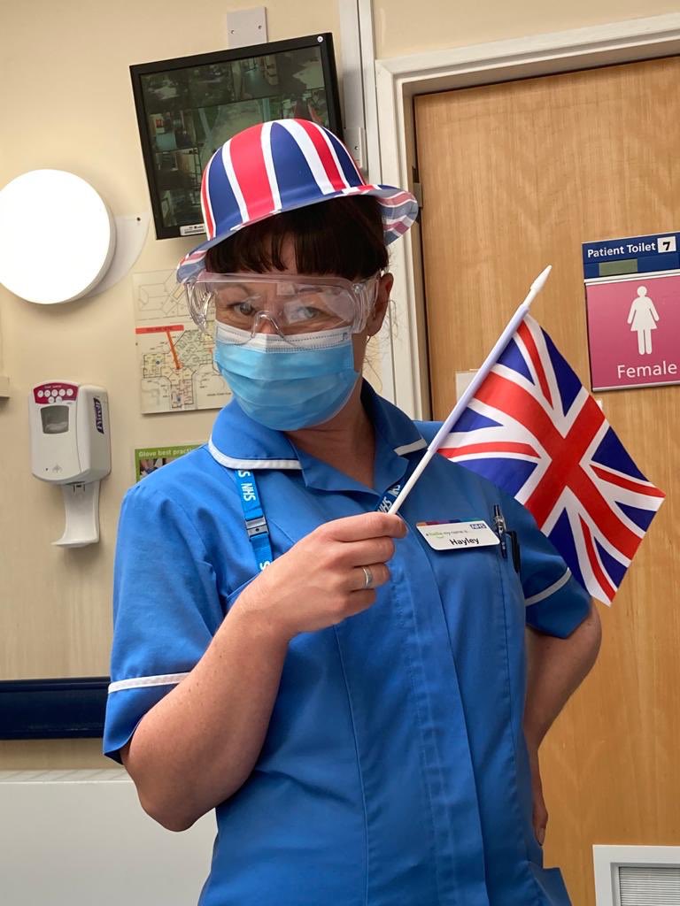 Help one of our heroes if you can 🙏🌈 #NHSheroes 
Any moped garages in Suffolk or Norfolk that can help us buy a replacement? 

gofundme.com/f/help-nurse-h…