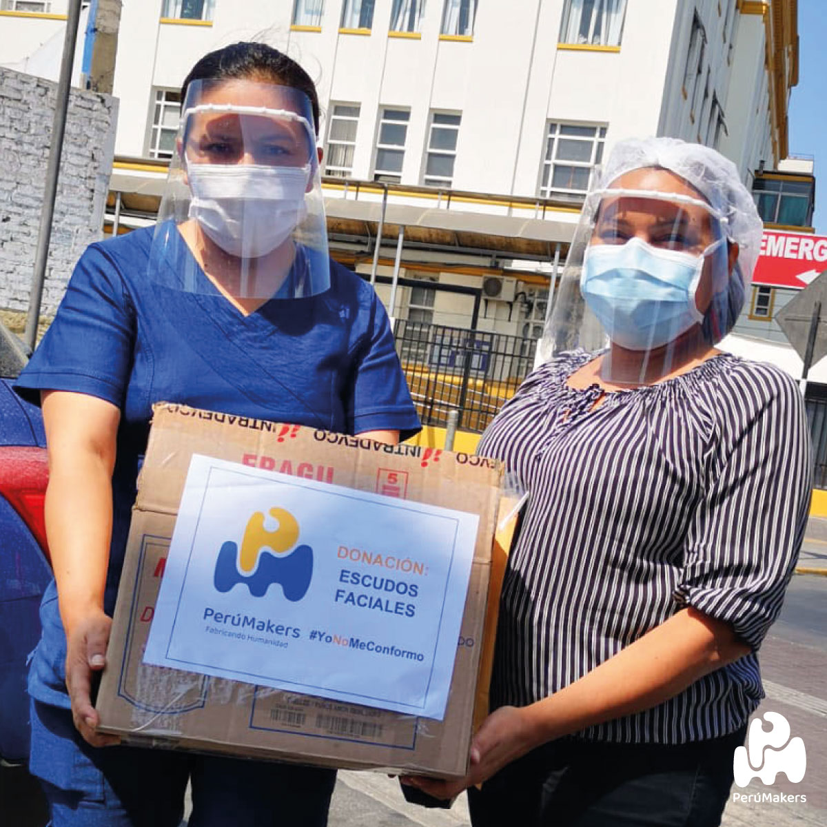 perumakers1's tweet photo. Gracias #HeroesDeLaSalud del #Hospital San Bartolomé-Lima💙Tuvimos la oportunidad de conocer la historia de nuestras heroínas y de donar nuestros #escudosfaciales #Perumakers #YoMeQuedoEnCasa  #Sumate también desde casa:
👉🏽 https://t.co/gQfUqBcaA3
#Vizacarra #LaOMS #MInsa #fab https://t.co/ntDD3bgmDx