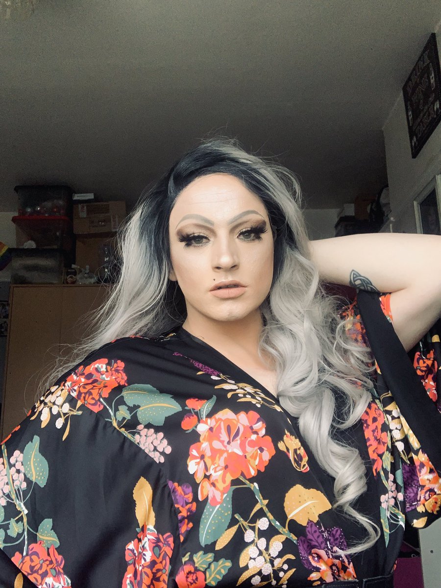 Libra_DragQueen's tweet photo. Thought I would do a gold and bronze moment pt2๐
Make up from @MakeupRVLTN & @KryolanUK
eyelashes from @whatadraguk
#DragQueens #dragmakeup #makeup #makeuprvltn #kryolan #whatadrag #LGBTQ https://t.co/VlfbDpmng9