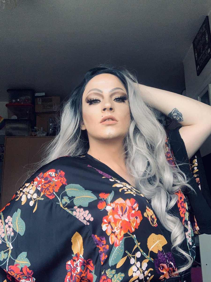 Libra_DragQueen's tweet photo. Thought I would do a gold and bronze moment pt2๐
Make up from @MakeupRVLTN & @KryolanUK
eyelashes from @whatadraguk
#DragQueens #dragmakeup #makeup #makeuprvltn #kryolan #whatadrag #LGBTQ https://t.co/VlfbDpmng9