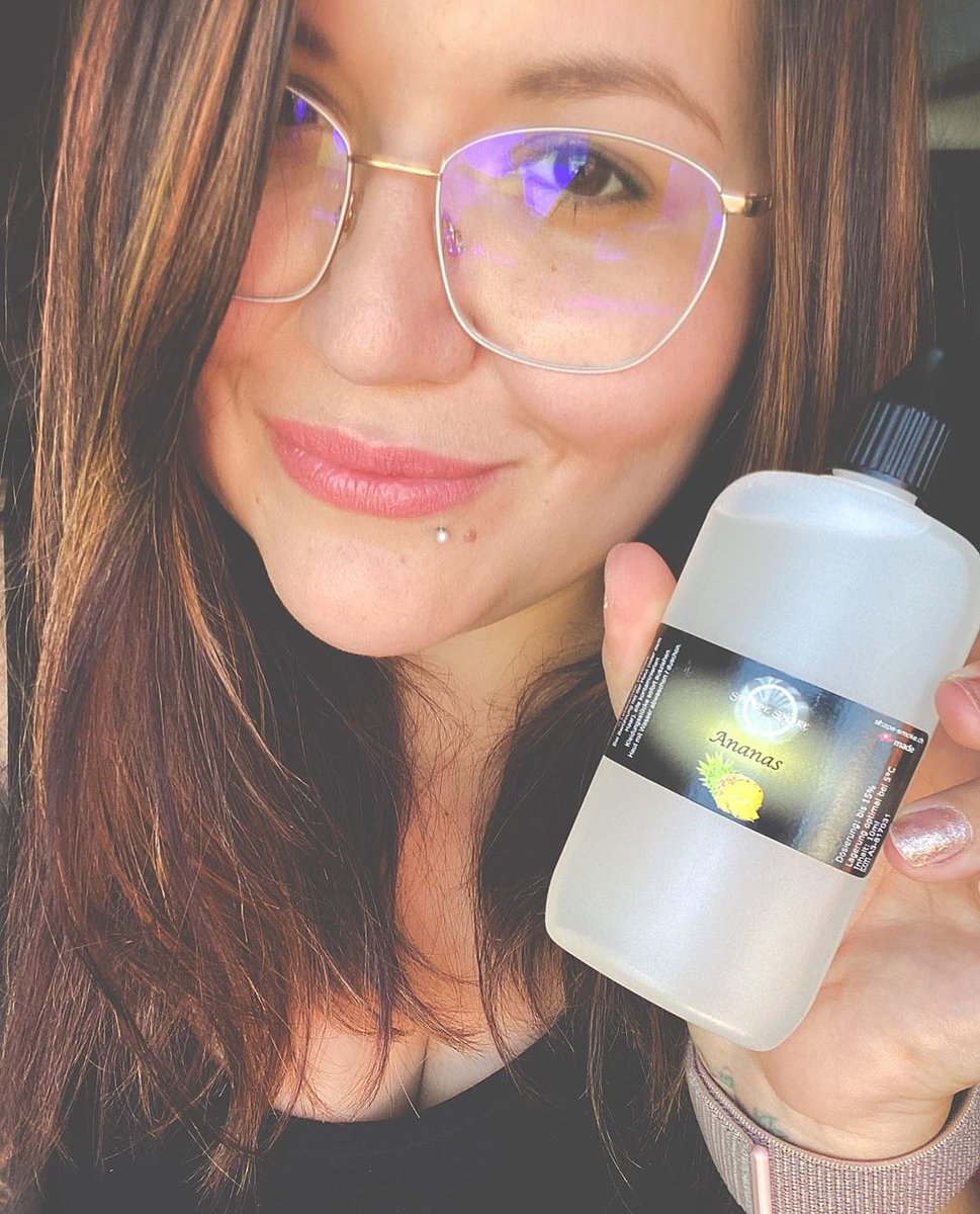 Shishaweltch's tweet photo. Sei wie eine Ananas steh aufrecht, trage eine Krone und sei von innen zuckersüss.
🍍
https://t.co/xlQNvohH0w
🍍
#ananas #fruchtig #süß #sweet #vape #vapecommunity #vapelife #vapenation #vapelove #vaper #vapegirls #vapeon #dampfen #dampfergirl #liquid #aroma #tasty https://t.co/ypWSGKrcjN