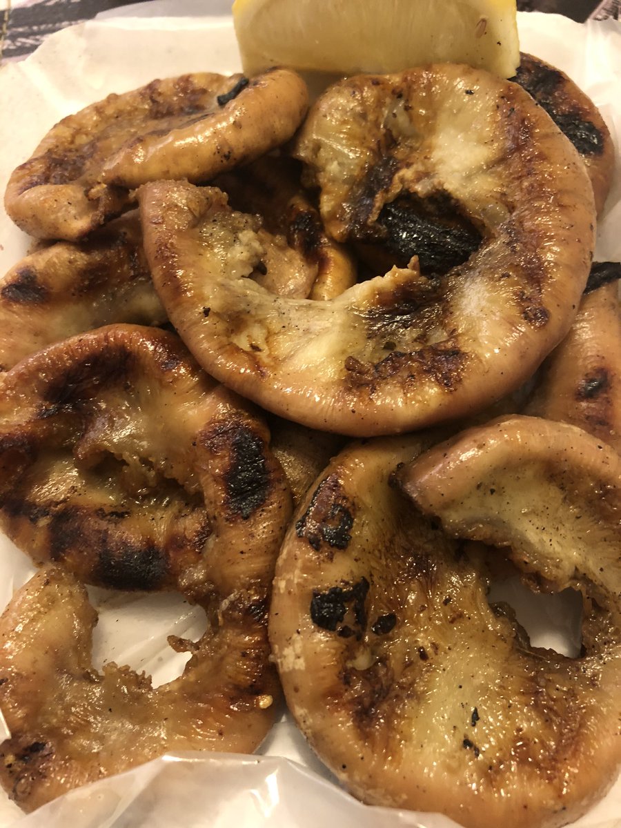 Qué fruta noble, el chinchulín. Lástima el nombre poco serio que tiene. Habría que rebrandearlo como "rabas de vaca", "colon rings", o algo por el estilo.