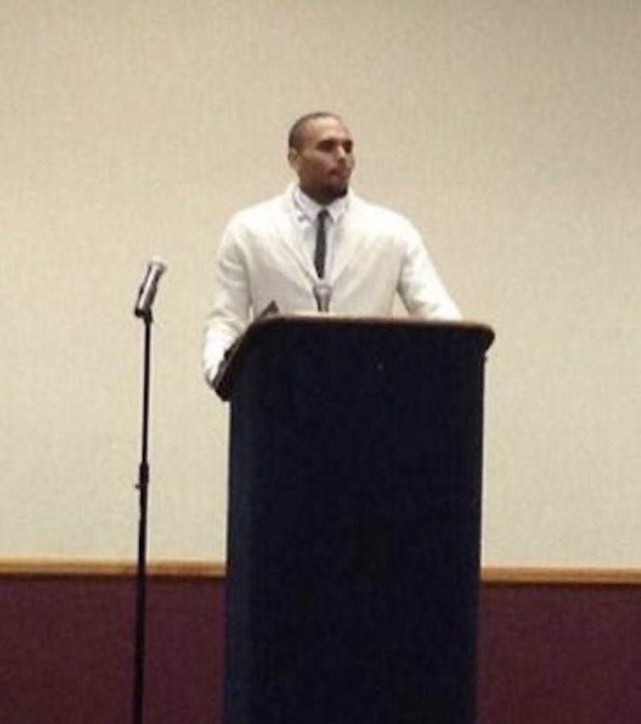 out of context chris brown tweet media