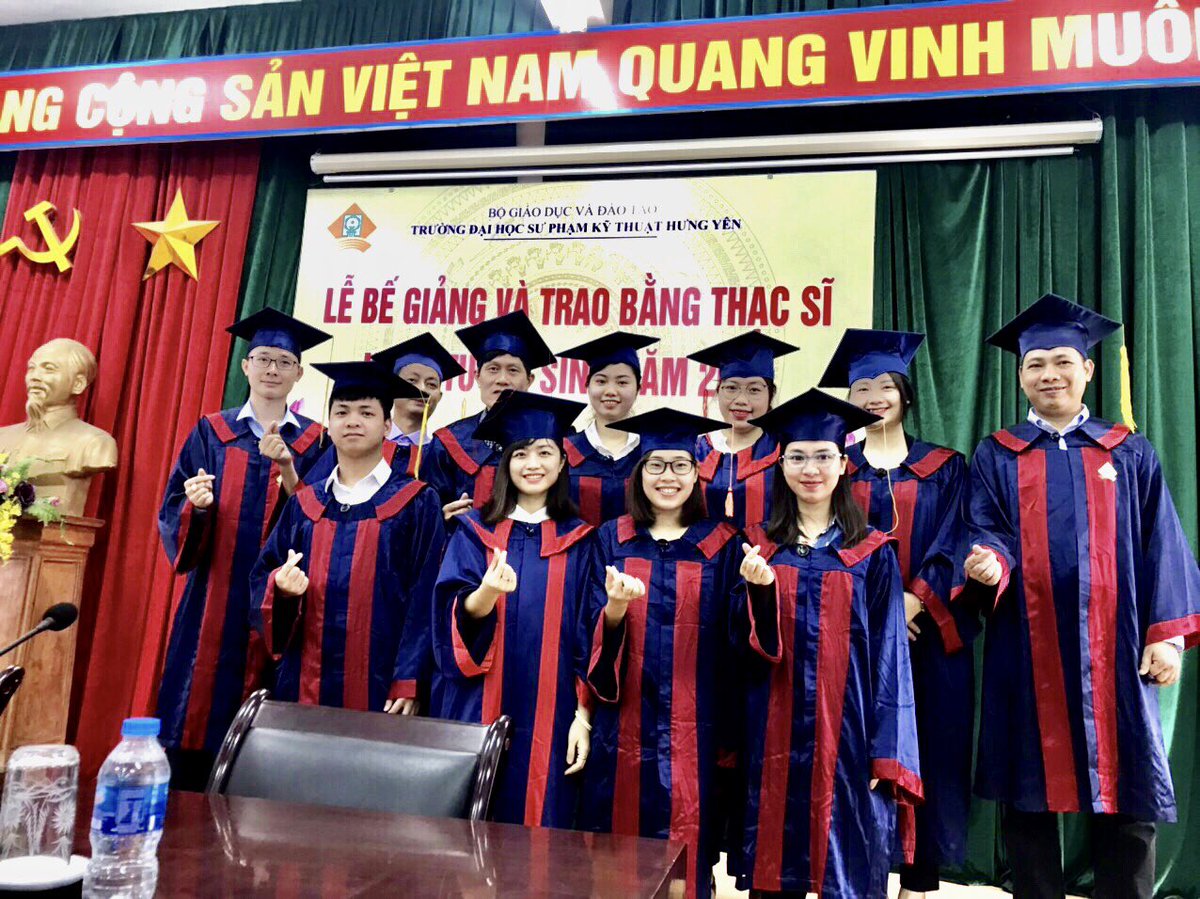 Trang tweet media