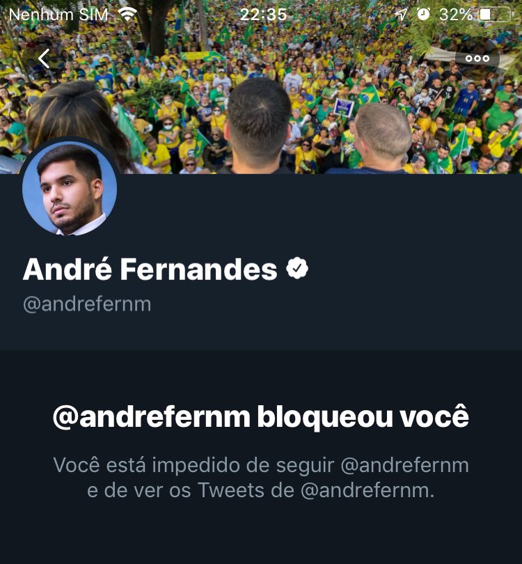 AndreCaneco's tweet photo. O #Andrecaneco pegou ar e me bloqueou. Alguém pede pra ele me desbloquear? Tenho mais fotos dele raspando o furico pra postar https://t.co/SxZN2fywrH