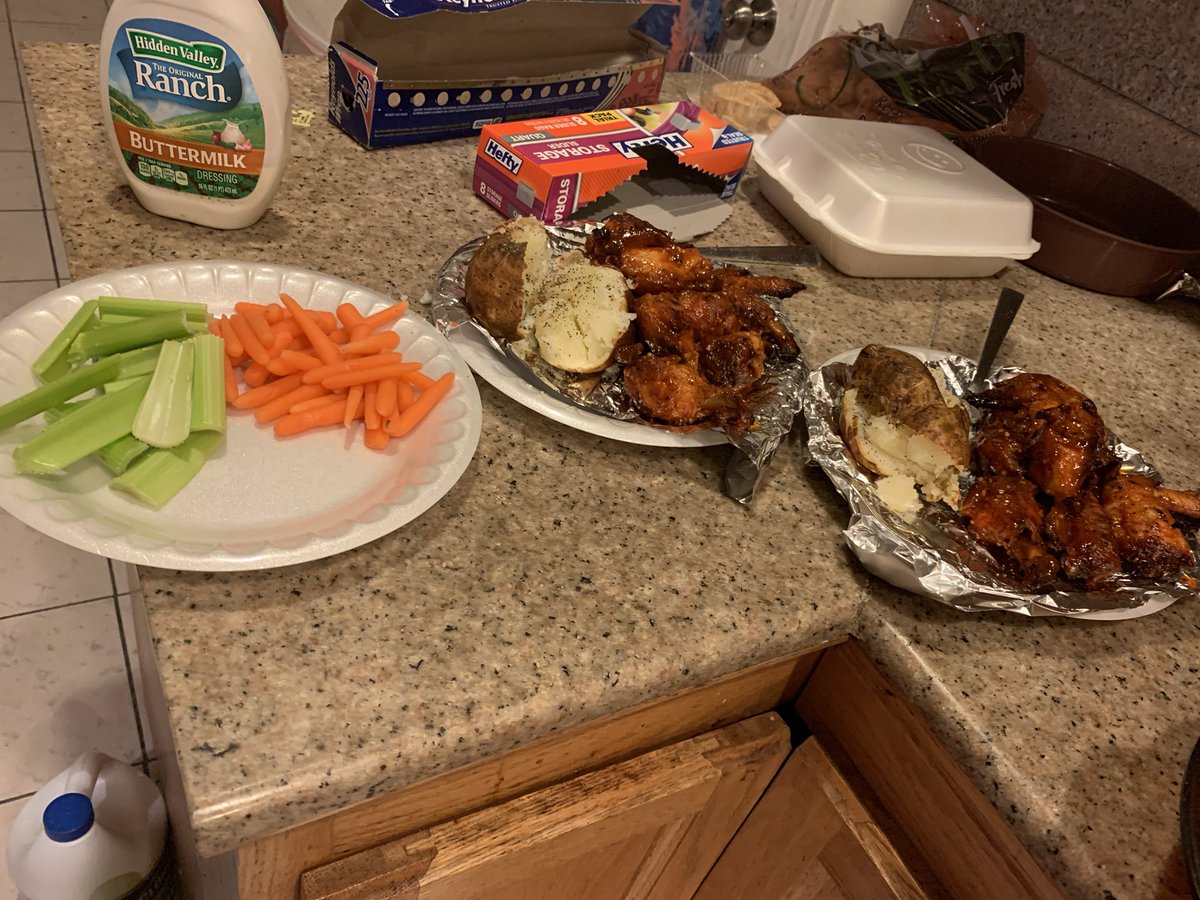 bigramos009's tweet image. Song of the night TYPE OF PARTY by @ dopeitsdom @ otherpeoplesmoneycompany wings was for @ a.baaabyy it was a 🔥 batch @ hidden.valley .
.
.
#EatEmUp #homeroutine #jets #wings #hotwings #chickenwings #bakedpotato #domkennedy #dom #leimertpark #opm #homecooked #bigramoslsd #esgn