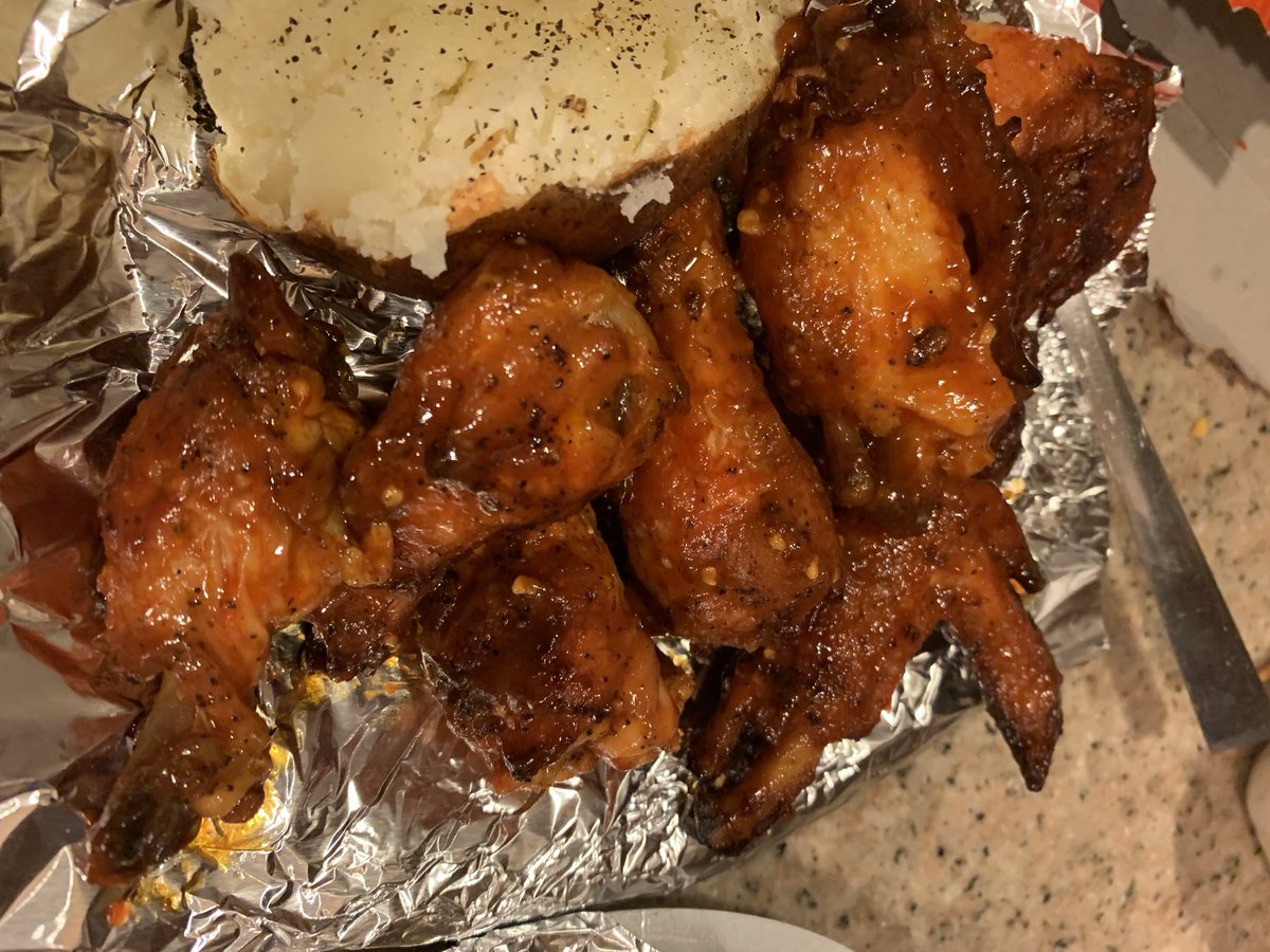 bigramos009's tweet image. Song of the night TYPE OF PARTY by @ dopeitsdom @ otherpeoplesmoneycompany wings was for @ a.baaabyy it was a 🔥 batch @ hidden.valley .
.
.
#EatEmUp #homeroutine #jets #wings #hotwings #chickenwings #bakedpotato #domkennedy #dom #leimertpark #opm #homecooked #bigramoslsd #esgn