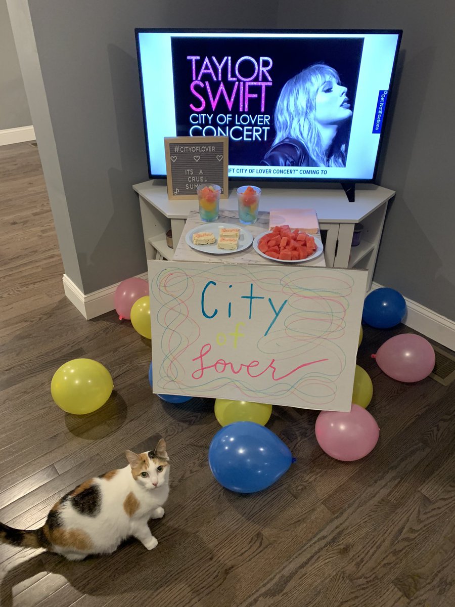TSphilaPROPOSAL's tweet photo. It’s going to be a great night #TaylorSwiftCityOfLoverConcert @taylornation13 @taylorswift13 https://t.co/Vz3xCZXyed