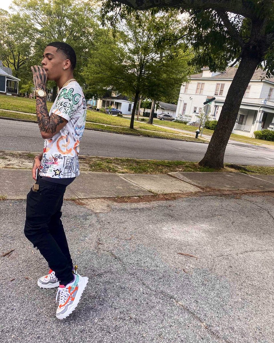 BxtchsLoveA's tweet photo. Lil nigga but I’m big dawg all I gotta make is one call💸💯🤞🏽 https://t.co/qHRvMIuXuD