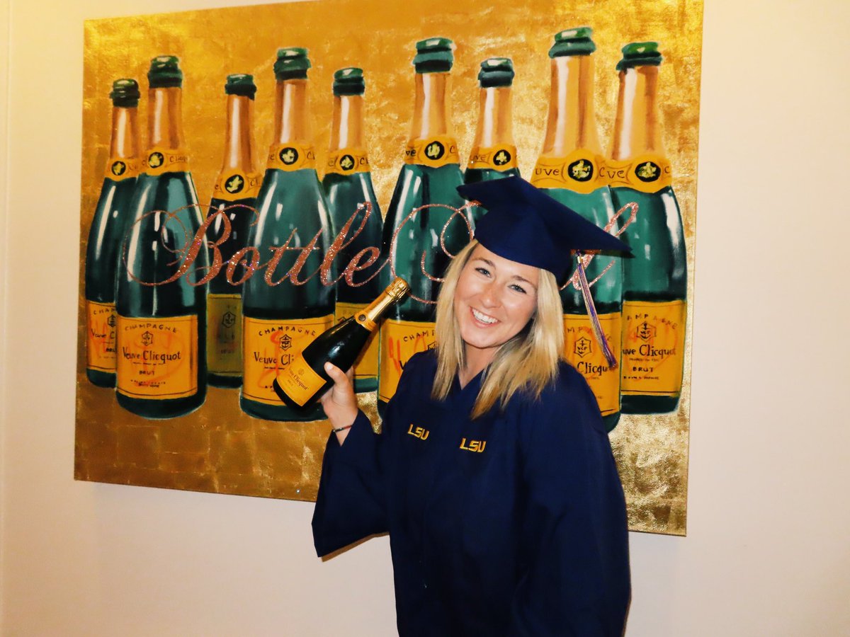 halz1234_'s tweet photo. Cheers to completing undergrad🥂 https://t.co/iLsaz8Dmud