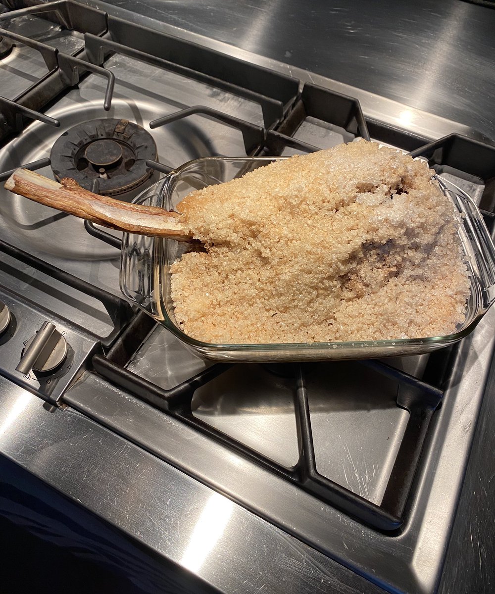 e_serraiotto's tweet image. #Tomahawk: the prehistoric steak 🥩  my first time with this XL size steak taste 😌 #saltcrust #cookingathome