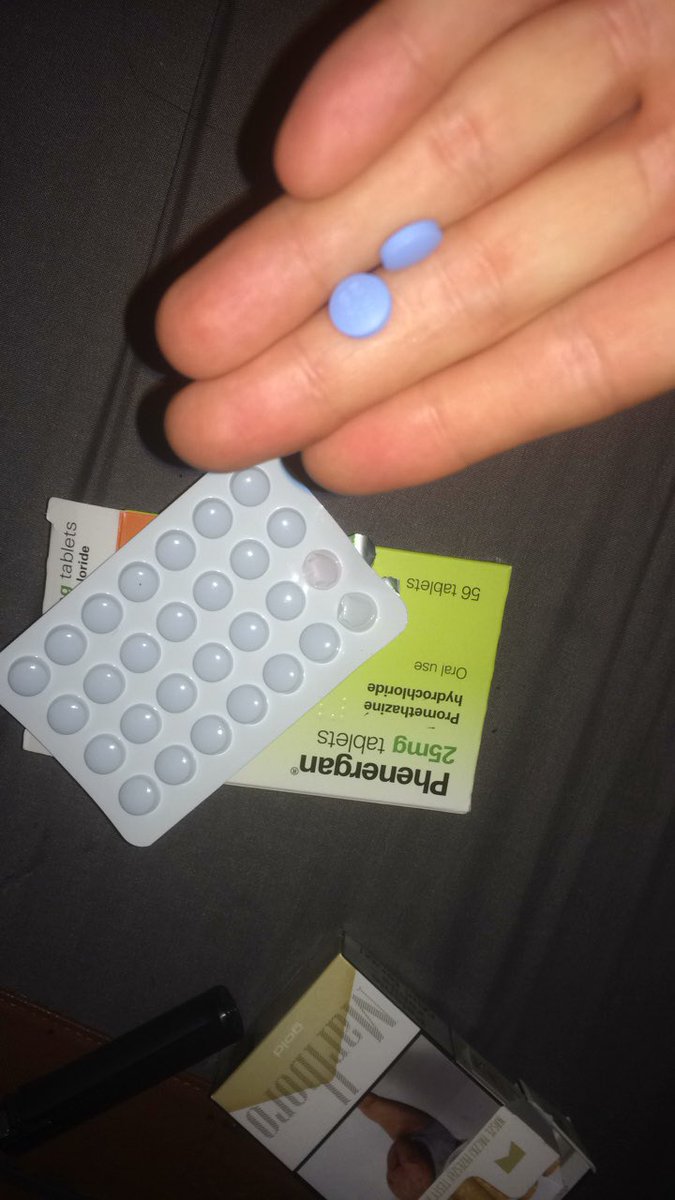 CrxzyBitxh's tweet photo. As #MyChemicalRomamce sang back in the day ‘And now these red ones make me fly
And the blue ones help me fall
And I think I'll blow my brains against the ceiling’ 💙💙💙💙💙💙 #HeadfirstForHalos https://t.co/PD0L6rsd9E