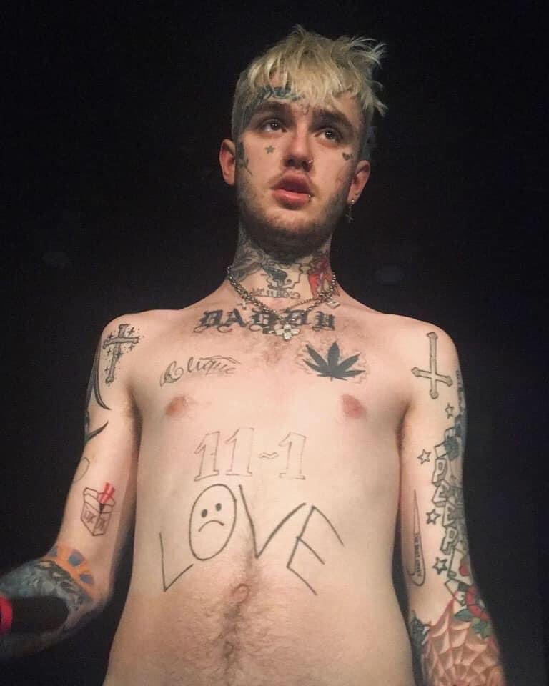 LilHris's tweet photo. Gone but will never be forgotten!💪🏻🥀❤️
#lilpeep #GothAngleSinner #Gus https://t.co/5BC6y8oeky