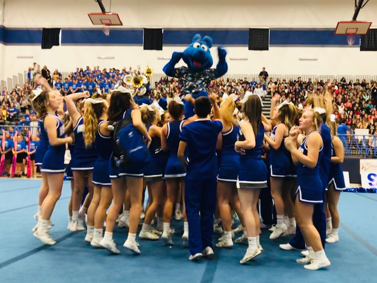 whsRileyRoo's tweet photo. During this quarantine I just keep thinking about all the years I was our school mascot at Weatherford and how much joy and pride it gave me as I grew up with this “character” I created. https://t.co/kSCbZoTOBm