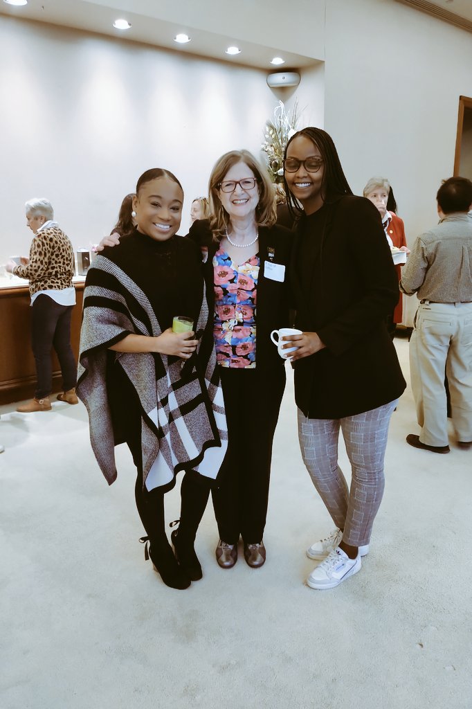 DorisGrinspun's tweet photo. @RNAO @DolareSeran Tx @MaddieScaini for alerting me to this generous tweet from @DolareSeran HR Mngr @RNAO
Being our Association's CEO is a privilege, as ours is a family where before, during & after #Covid_19 we live by the motto #TogetherWeCanDoIT #SpeakingOutforNursing &
#SpeakingOutforHealth https://t.co/joZAVpRIuD