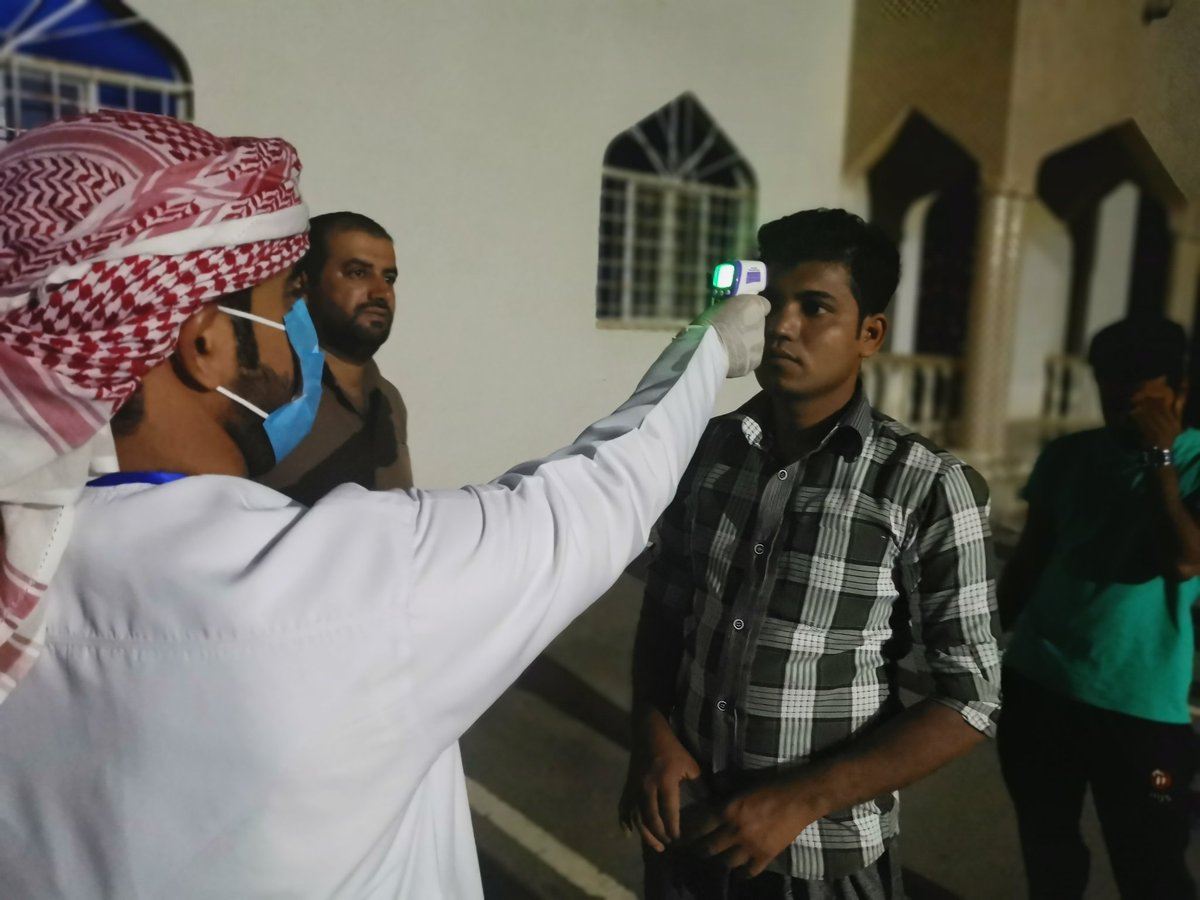 Shabanaebda3's tweet photo. الحملة الميدانية للوقاية من #فيروس_كورونا   حملة فحص العمالة الوافده في مناطق معيشتهم و مواقع عملهم ضمن الجهود للحد من إنتشار #فيروس_كورونا
بدعم من مكتب مشرف الخدمات الإدارية #بولاية_ينقل https://t.co/kkPBCzIPSH