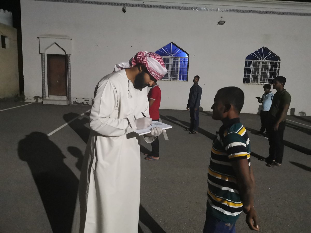 Shabanaebda3's tweet photo. الحملة الميدانية للوقاية من #فيروس_كورونا   حملة فحص العمالة الوافده في مناطق معيشتهم و مواقع عملهم ضمن الجهود للحد من إنتشار #فيروس_كورونا
بدعم من مكتب مشرف الخدمات الإدارية #بولاية_ينقل https://t.co/kkPBCzIPSH