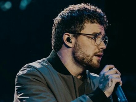 Paynette1Liam's tweet photo. why don't you let your beard grow like in the photo? ❤❤@LiamPayne https://t.co/IKpi65xIM8