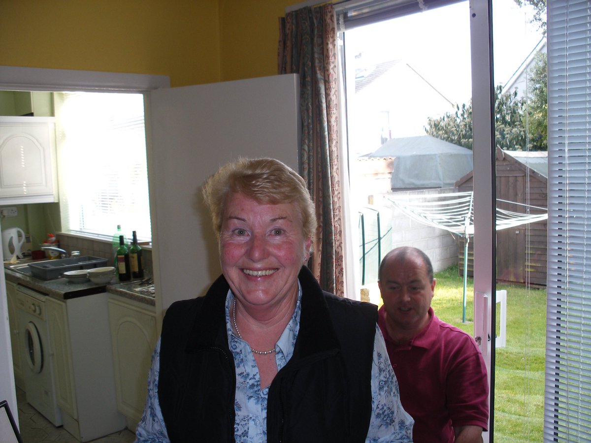 twodoctorsirl's tweet image. Part 2 of 2. It is recommended a minimum of two sessions per week be conducted to achieve the benefits of this training. Keeping fit for over 50’s. #twodoctors #peterfa #mymum #covid19ireland #peterqfa #livelonger #exercise