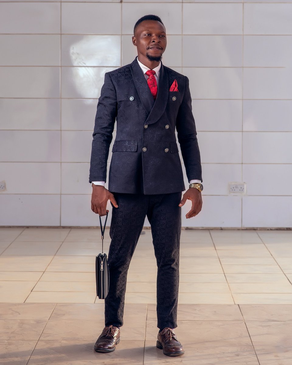 DamilareThereal's tweet photo. You are a mobile enterprise who markets goodwill. Let there be nobody that will meet you and leave the same. Your outfit speaks more about you than you can imagine. #iam_gcfr #Emitailor #tailorigbalode https://t.co/W9XyQnE89L