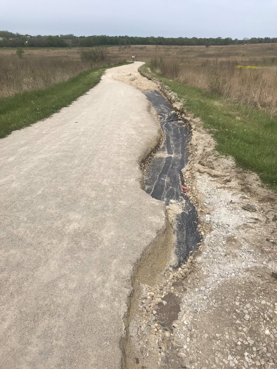 Samboni2's tweet photo. @DuPageCounty is it possible to send someone out to rope this off? Very dangerous, especially for bikers coming down the hill. Location : XR7J+P7 Bartlett, Illinois https://t.co/dZ6TCF6WHw