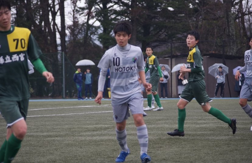 報徳学園高校サッカー部 公式 報徳学園高校サッカー部部員にインタビュー 今日は報徳の新10番久冨君にインタビューしました 2年生 10番久冨 陸斗 出身チーム Cospa 19国体候補 昨年3月に国体ドイツ遠征を経験 詳しくはinstagramへ T