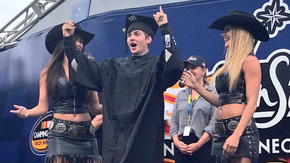 joefav's tweet photo. As great as @NASCAR returning is, what several tracks from 
@PoconoRaceway  to @LVMotorSpeedway
 did to honor local grads with a special lap was just as impactful. #sportsbiz #NASCAR  #storytelling #Graduation2020 https://t.co/5DaKjUzLcD https://t.co/cpjDvj9G4K