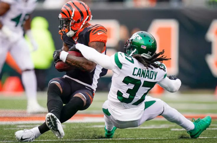 NYJetsBCML's tweet photo. Week 13 Preview:
@ Bengals

New York ( 9-2 ) looks maintain its position atop the AFC East. While Cincinnati ( 6-5 ) is looking to keep its chances alive at taking the AFC North away from Baltimore or at least stay in contention for a Wild Card spot. https://t.co/vSfyQWX88B
