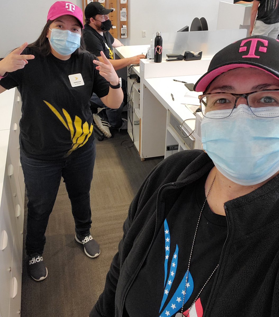 #Magellow 
Sunday work flo...🔥🔥😎🔥🔥
@EsmeeSamarripa @theMAGENTAchamp @TracyNolan_ @JonFreier @JohnSprintSouth @lissie_sprint @MikeSievert