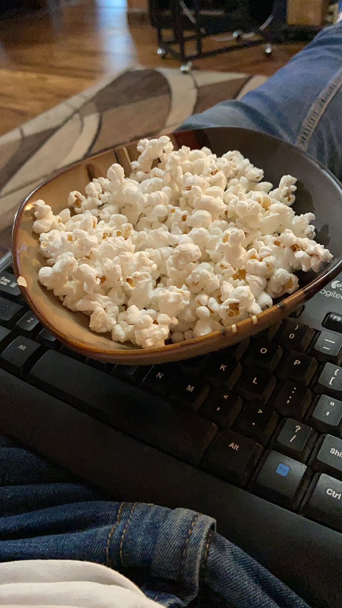ForeverATable's tweet image. Newest batch of popcorn! I cooked this one outside on a gas grill. 
Just simple popcorn kernels with a 1/8 tablespoon of salt.
