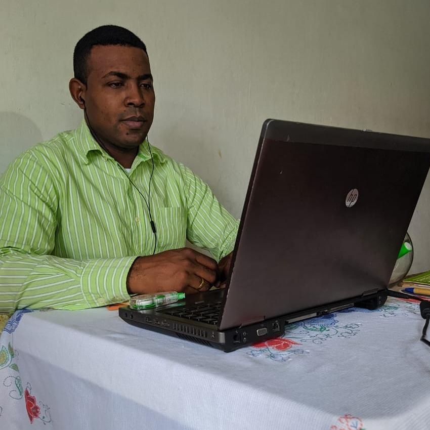 williamblandong's tweet photo. Sesión de informe con la Asociación de Municipios del Urabá Antioqueño(ASOMURA).
El director Carlos Banguero nos compartió el estado en que se recibió la asociación después del proceso empalme.

#Apartado #Concejo #Uraba https://t.co/jNIaKaYgdo