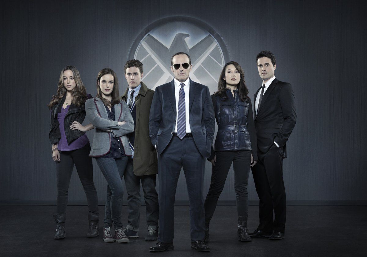 MaosBrazil's tweet photo. Faltam apenas 10 dias pra estreia da última temporada de #AgentsofSHIELD, junte-se a nós na contagem regressiva pra estreia da última temporada da série, usando a tag "10 DAYS TO AGENTS OF SHIELD". https://t.co/GCe1fEufIY