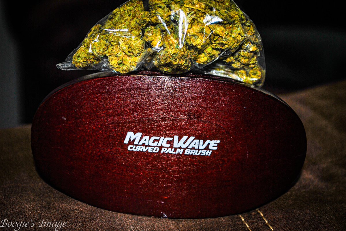 BoogieImages's tweet image. #MagicWave #weedsmokers #wavepro #photography #photooftheday Let’s Get Fly And Touch The Sky 😌🌃