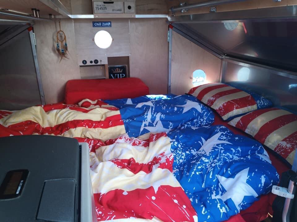 utmanwolf's tweet image. Si vous avez le choix d'être ici tout seul ou bien se connecter,que choisisez vous?🗺