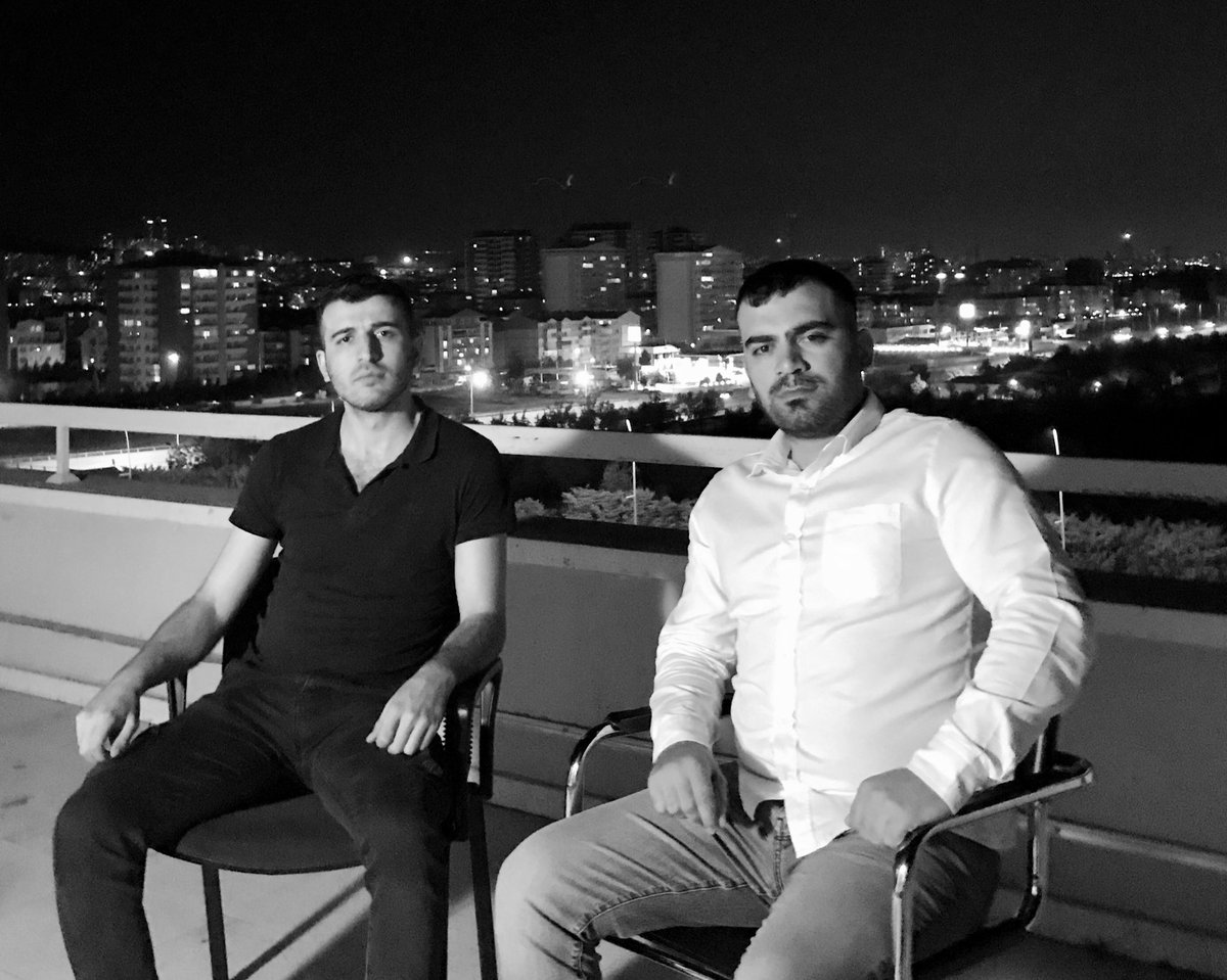 Güneş parlıyorken, herkes seni sevebilir unutma. Ama gerçekten kimin umurunda olduğunu ancak fırtınalar eserken öğrenirsin.