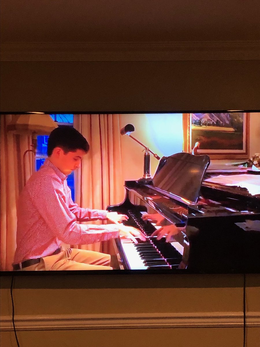 rbrhs's tweet photo. Enjoying the beautiful benefit virtual concert for ⁦@lunchbreakNJ⁩ performed and organized by our talented ⁦⁦@rbrvpa⁩ students #WalkInGreatness https://t.co/sz75pILcHp