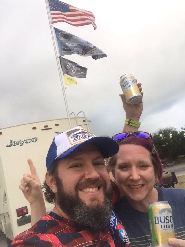 nmb193's tweet photo. HELL YEAH!!! @KevinHarvick @RodneyChilders4 @StewartHaasRcng GOT THE W!!! #NASCARIsBack @BuschBeer #YOURFACEHERE #BuschContest #Buschhhhh @FreakyFastRcng @FordPerformance #CornCan https://t.co/NuWQDHfXnZ