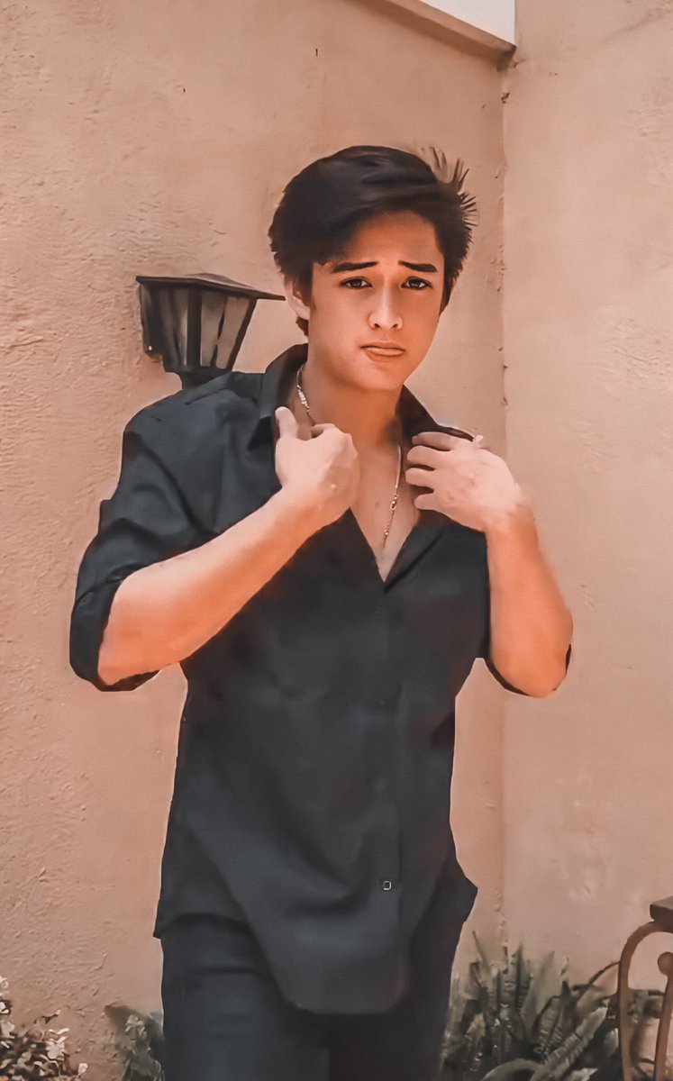 LCheerersOFC's tweet photo. Hello Monday 😇 @blueknightlance https://t.co/xnl82uR5ms