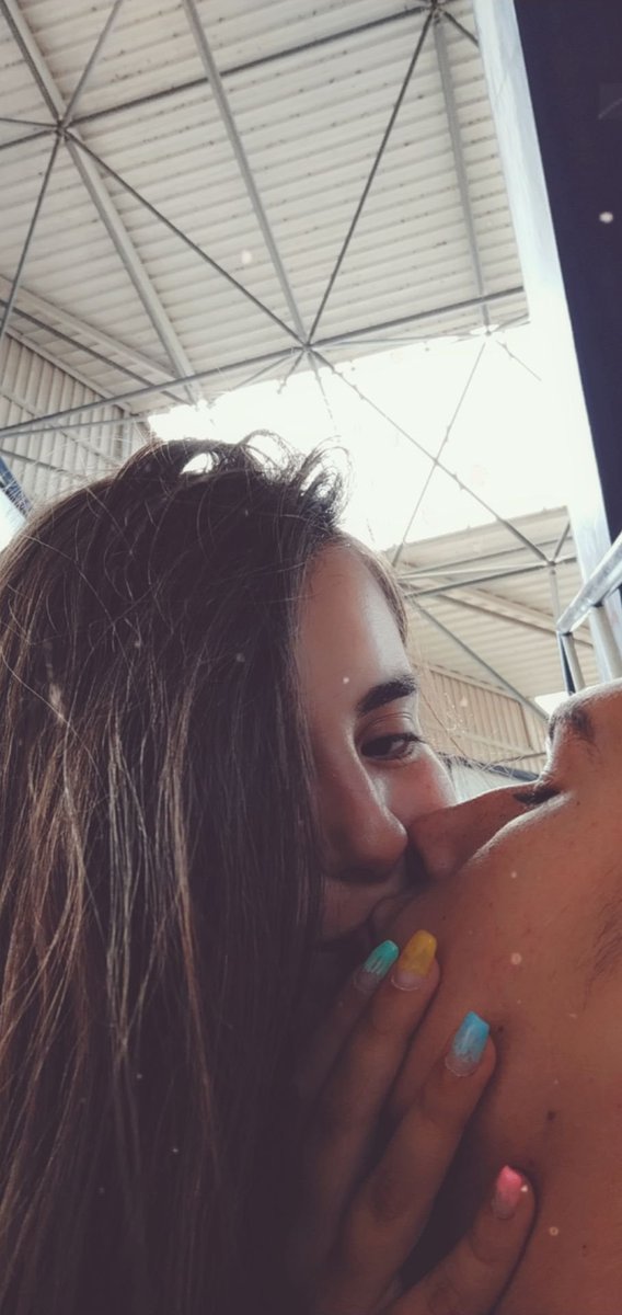 _mizaaaa's tweet photo. "Essa gaja não te merece" 
1 anos depois 🥺❤️ amo-te imenso, sempre juntos contra tudo e todos❤️ https://t.co/lUbuyyLcxE