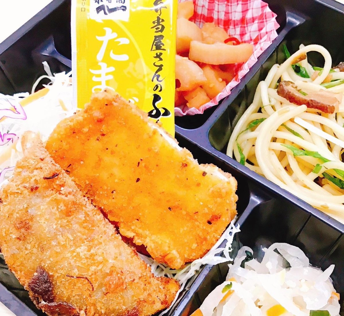 kougetsu_bento's tweet photo. おはようございます、こう月です。今日の日替わりは、彩り野菜とフライドチキンです。
 40歳になりまして、ちょっとランはじめました。ランニングです。
そしたら、トレーニング熱がぼっとなりまして、もともと熱しや... 詳しくは https://t.co/1bwIvxbRm0 https://t.co/SR6YahrHuo