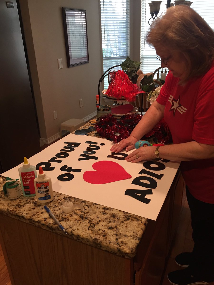 Sandy Stubblefield (@sandystubblefie) on Twitter photo Making posters for the Reverse Parade <a href="/CMSNorth/">Coppell MS North 🐾</a> on Thursday! #CISDTogetherAtHome #villagenorth #CMSNconnected Making posters for the Reverse Parade <a href="/CMSNorth/">Coppell MS North 🐾</a> on Thursday! #CISDTogetherAtHome #villagenorth #CMSNconnected